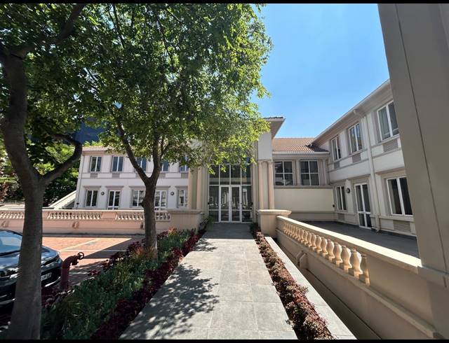 1,173M² OFFICE TO LET IN SANDTON CENTRAL